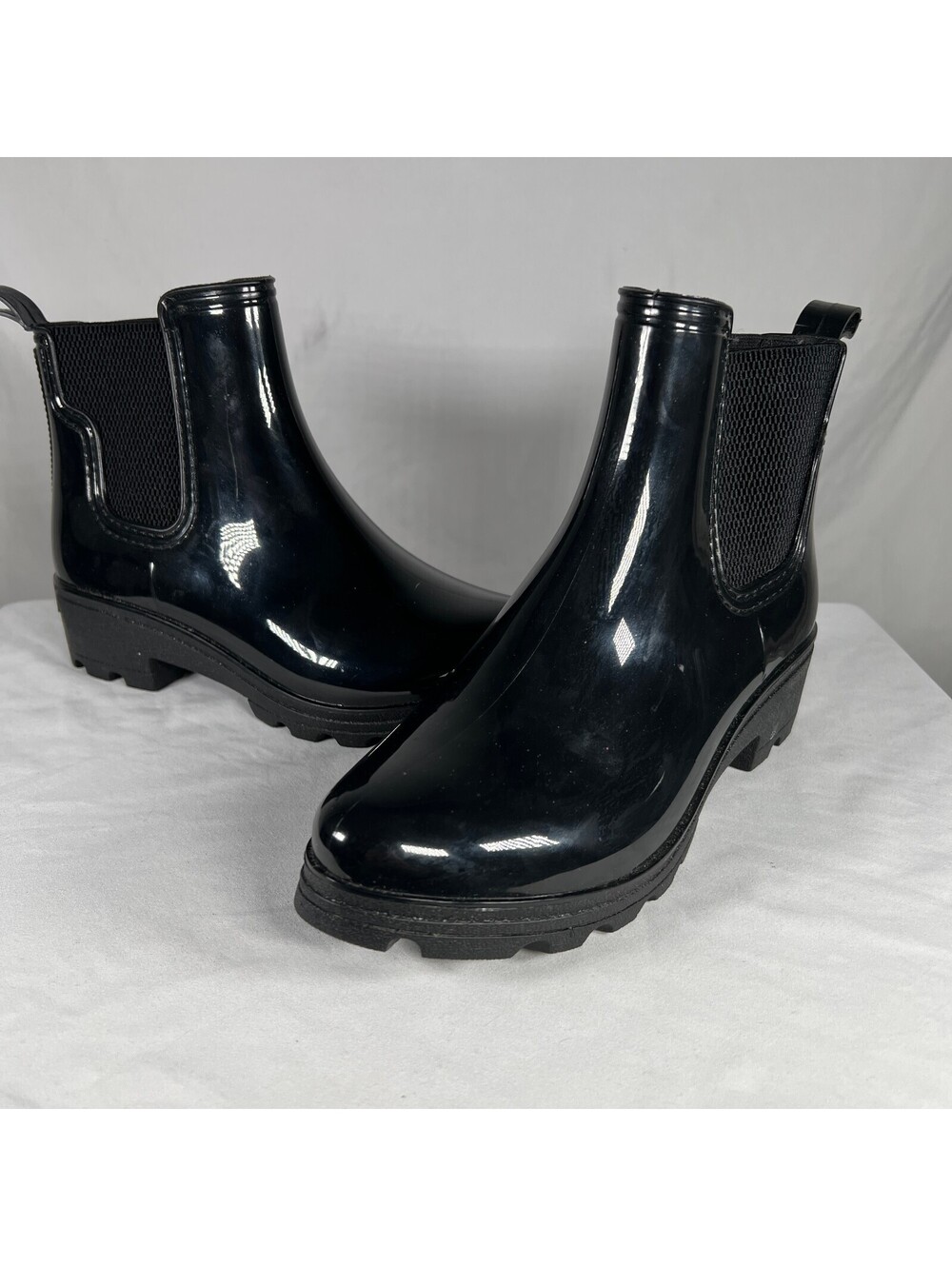 Saxon Black Glossy Chelsea Rain Boots Size 10 Lug Sole Pull On